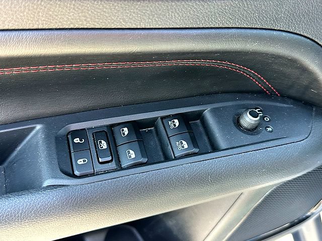 Used 2025 Jeep Compass Trailhawk AWD/4WD image 28