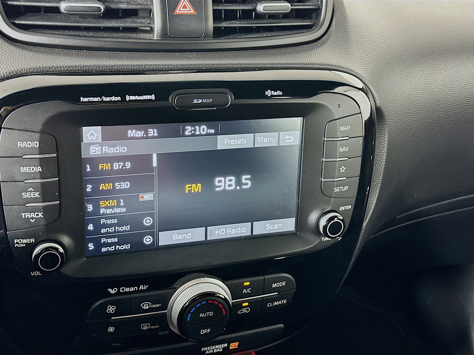 Used 2018 Kia Soul + image 19