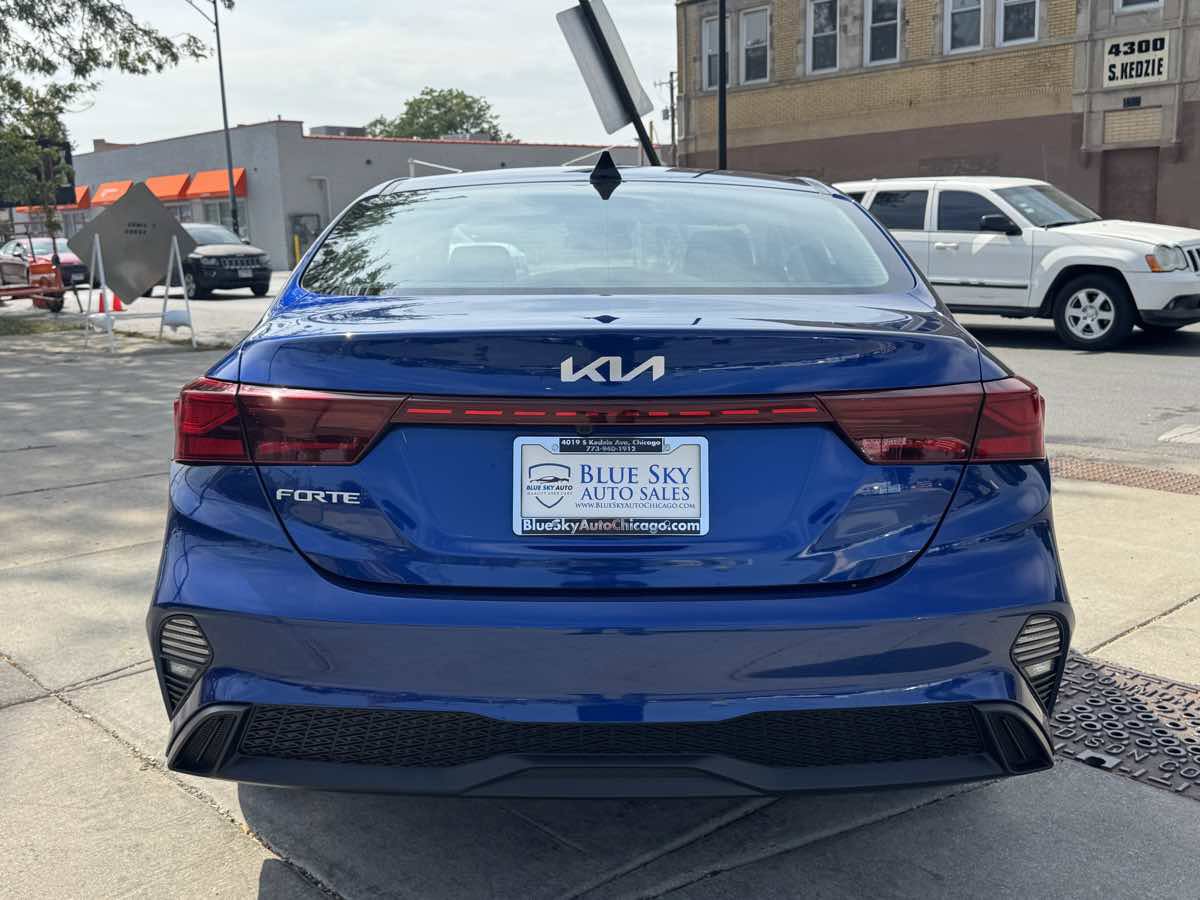 Used 2022 Kia Forte LXS image 6