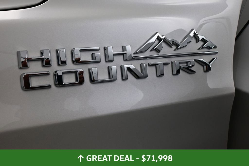 Used 2025 Chevrolet Suburban High Country AWD/4WD image 15