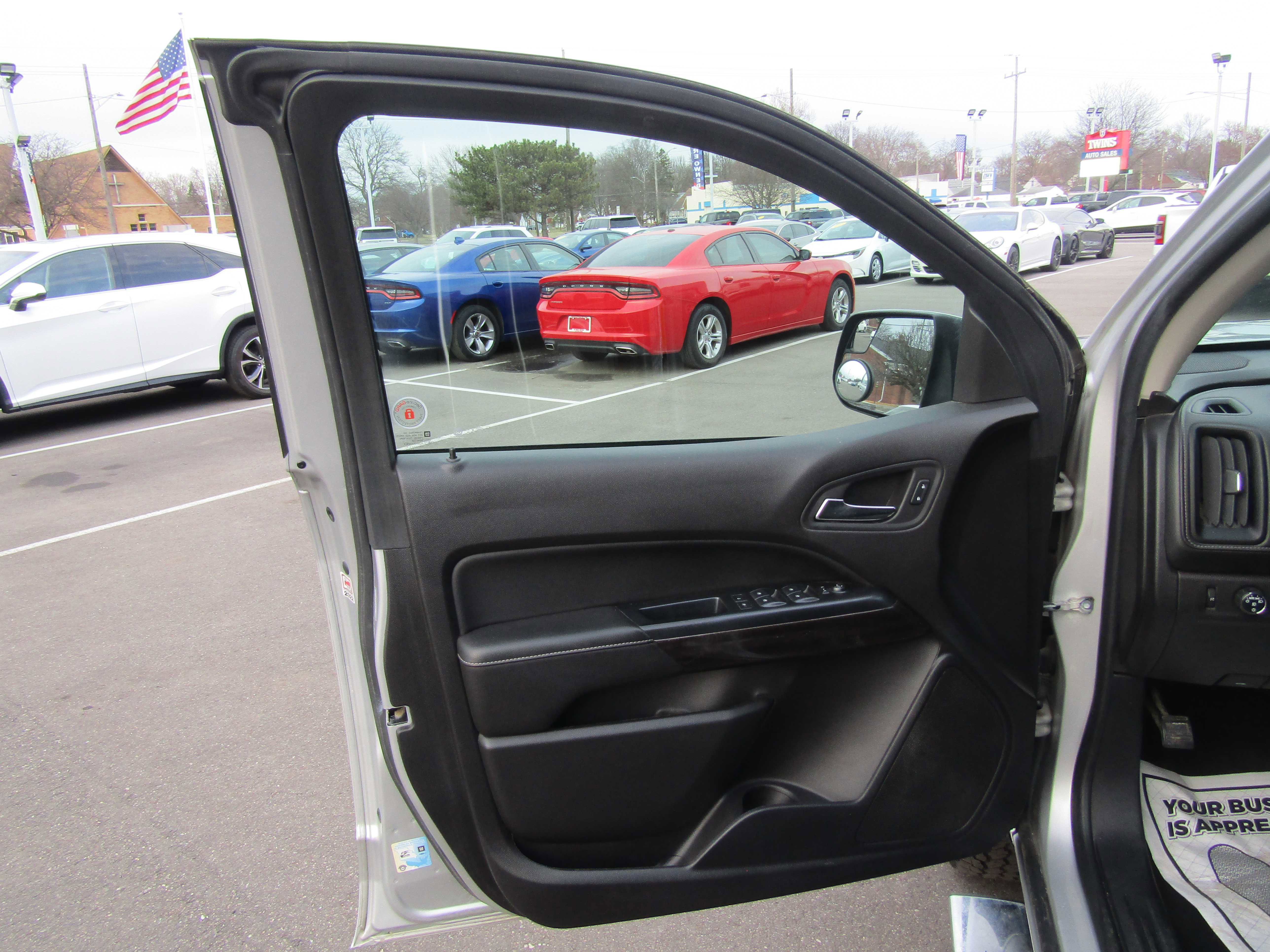 Used 2017 GMC Canyon SLE image 10