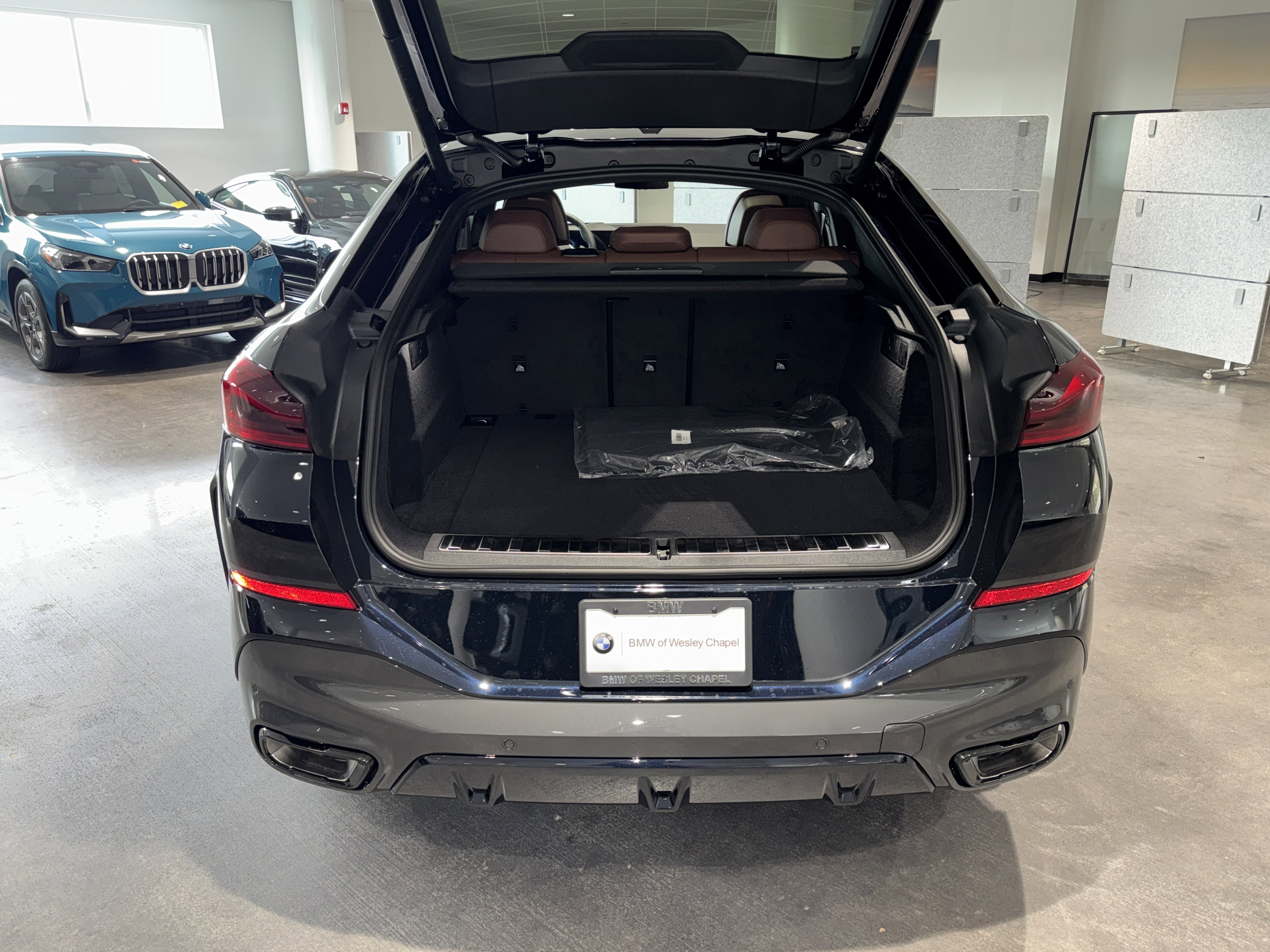 New 2026 BMW X6 xDrive40i w/ Climate Comfort Package image 12