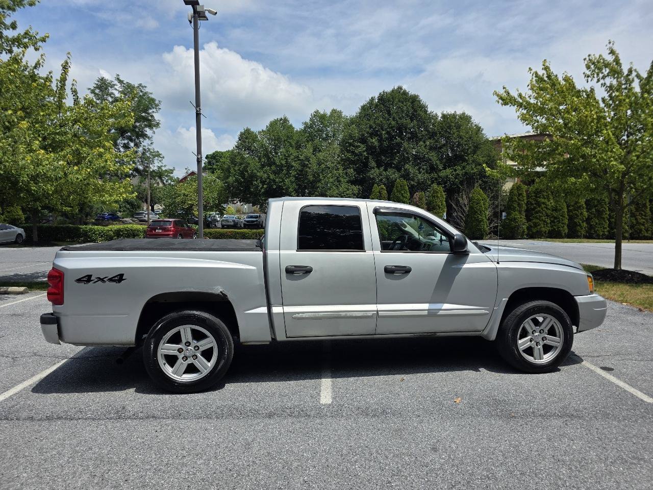 Used 2007 Dodge Dakota SLT w/ Sport Appearance Group AWD/4WD image 7