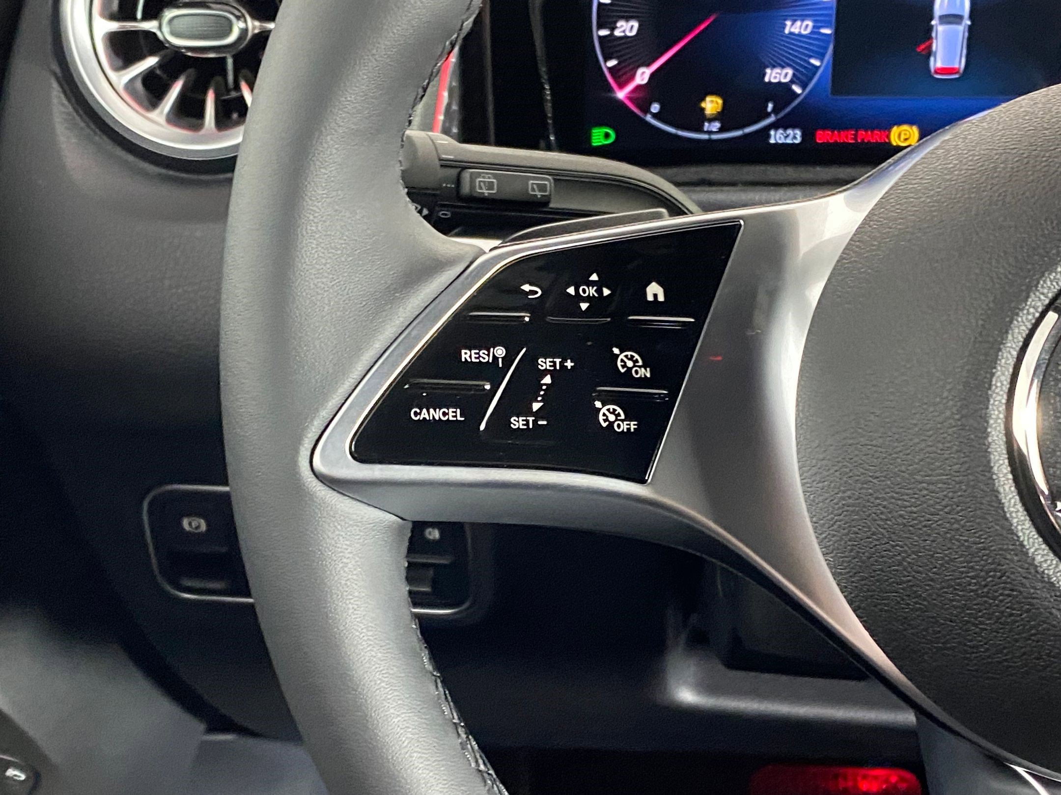 New 2025 Mercedes-Benz GLB 250 4MATIC image 16