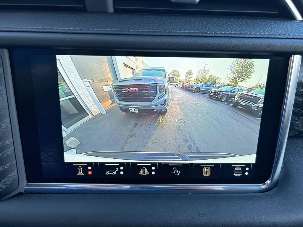 Used 2023 GMC Yukon XL Denali w/ Advanced Technology Package AWD/4WD image 20