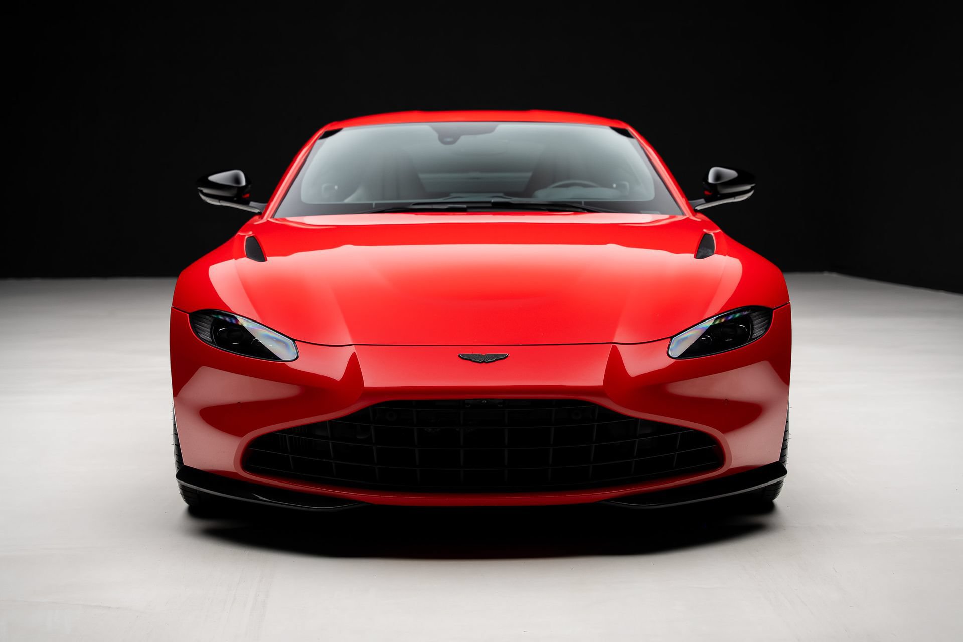 Used 2023 Aston Martin V8 Vantage Coupe RWD image 7