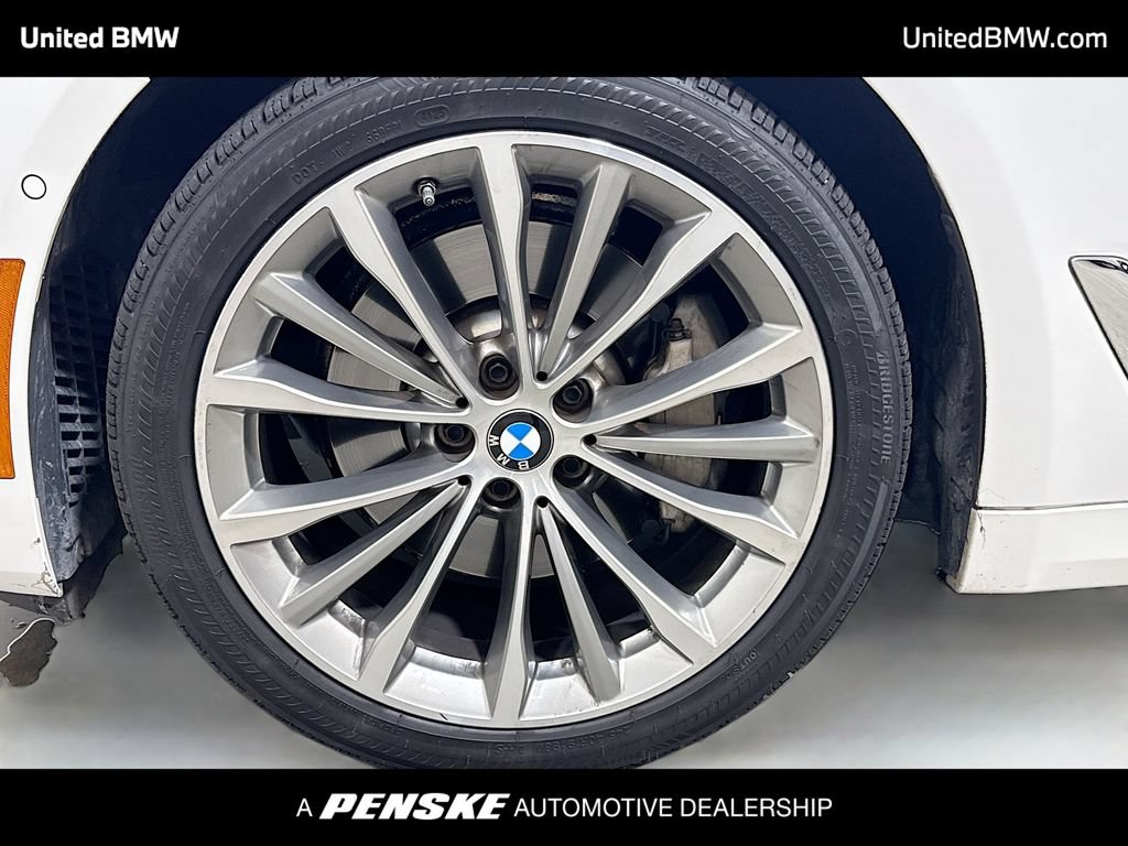 Used 2021 BMW 530i RWD image 2