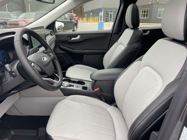 New 2025 Ford Escape SE w/ PHEV Premium Package FWD image 11