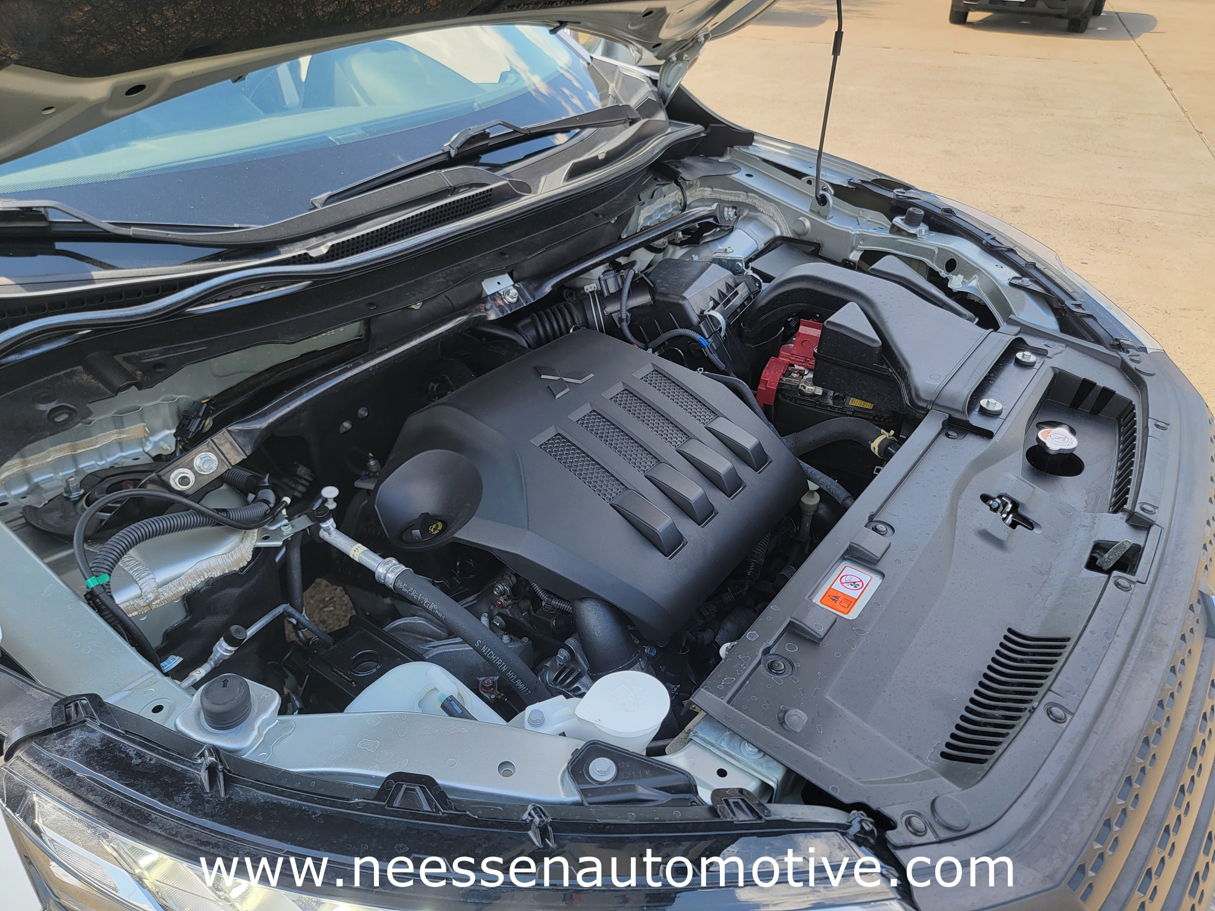 Used 2024 Mitsubishi Eclipse Cross SE image 32