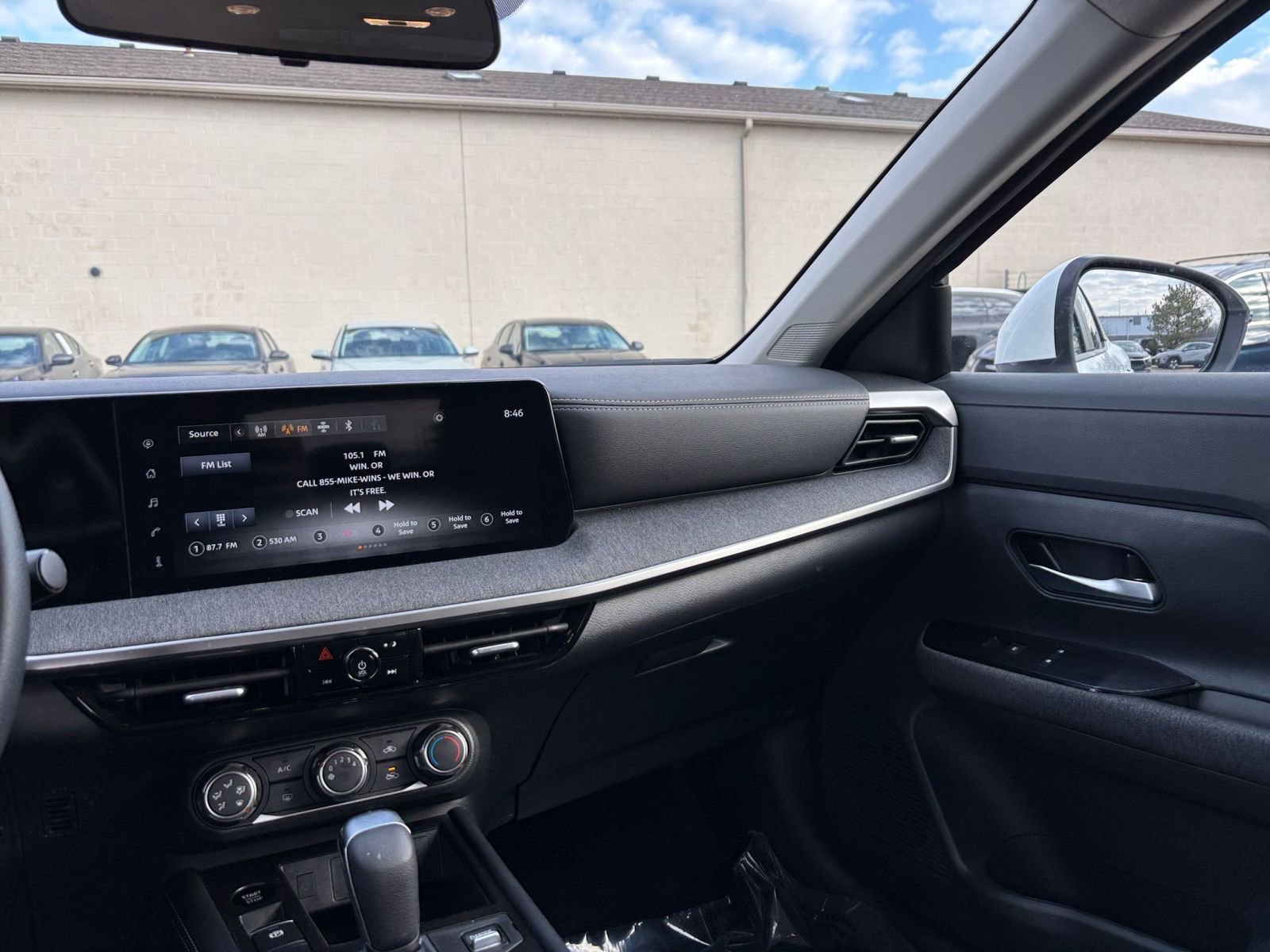 Used 2025 Nissan Kicks SV AWD/4WD image 34