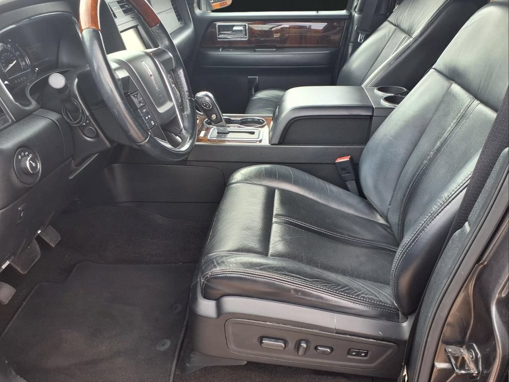 Used 2015 Lincoln Navigator L 2WD image 14