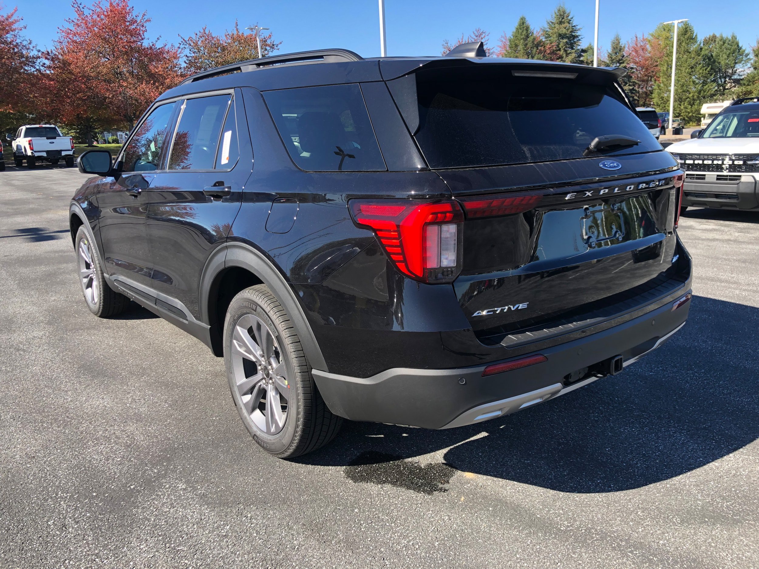 New 2026 Ford Explorer Active w/ Active Comfort Package AWD/4WD image 4