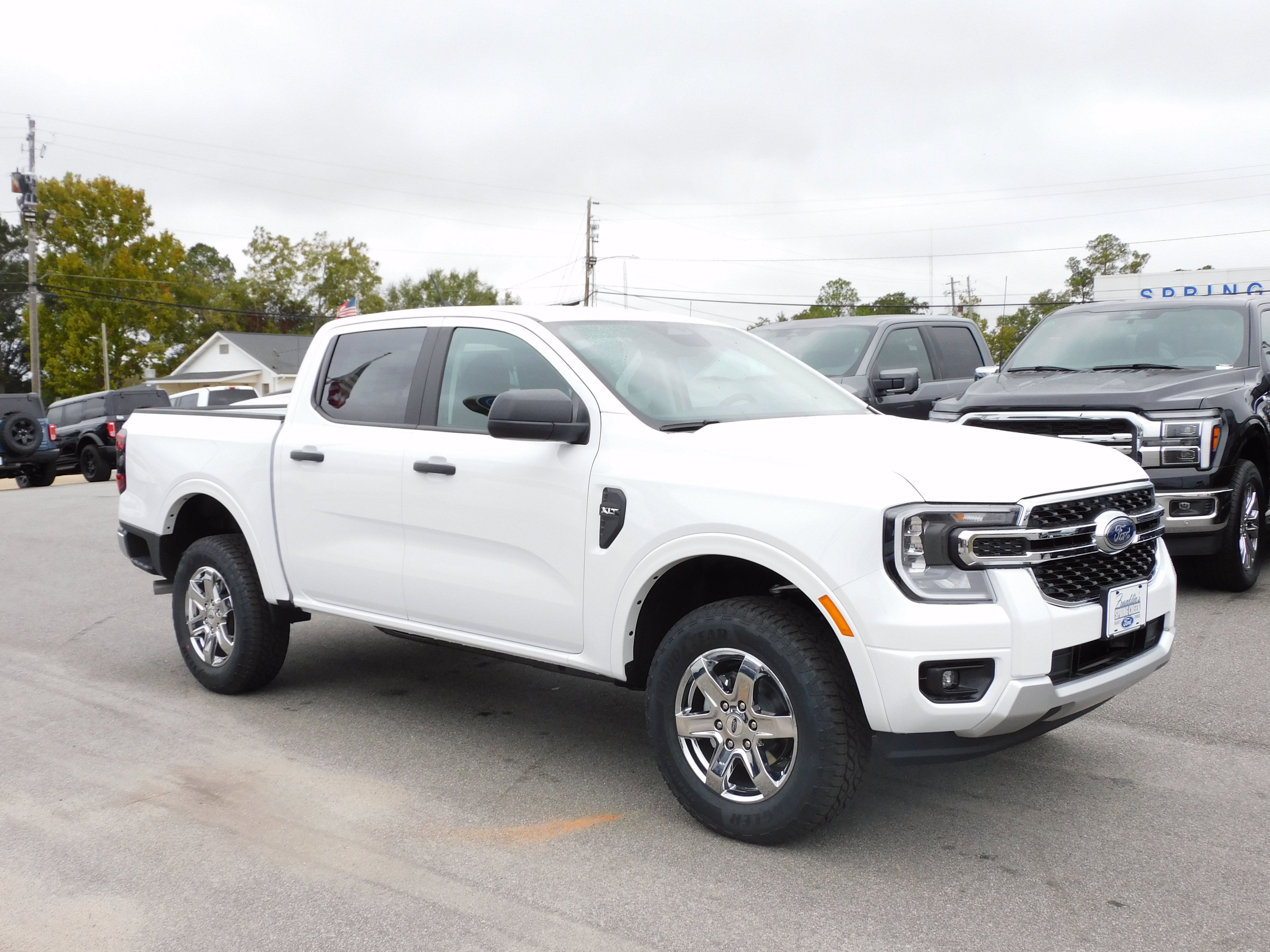 New 2025 Ford Ranger XLT w/ Chrome Accent Package image 3