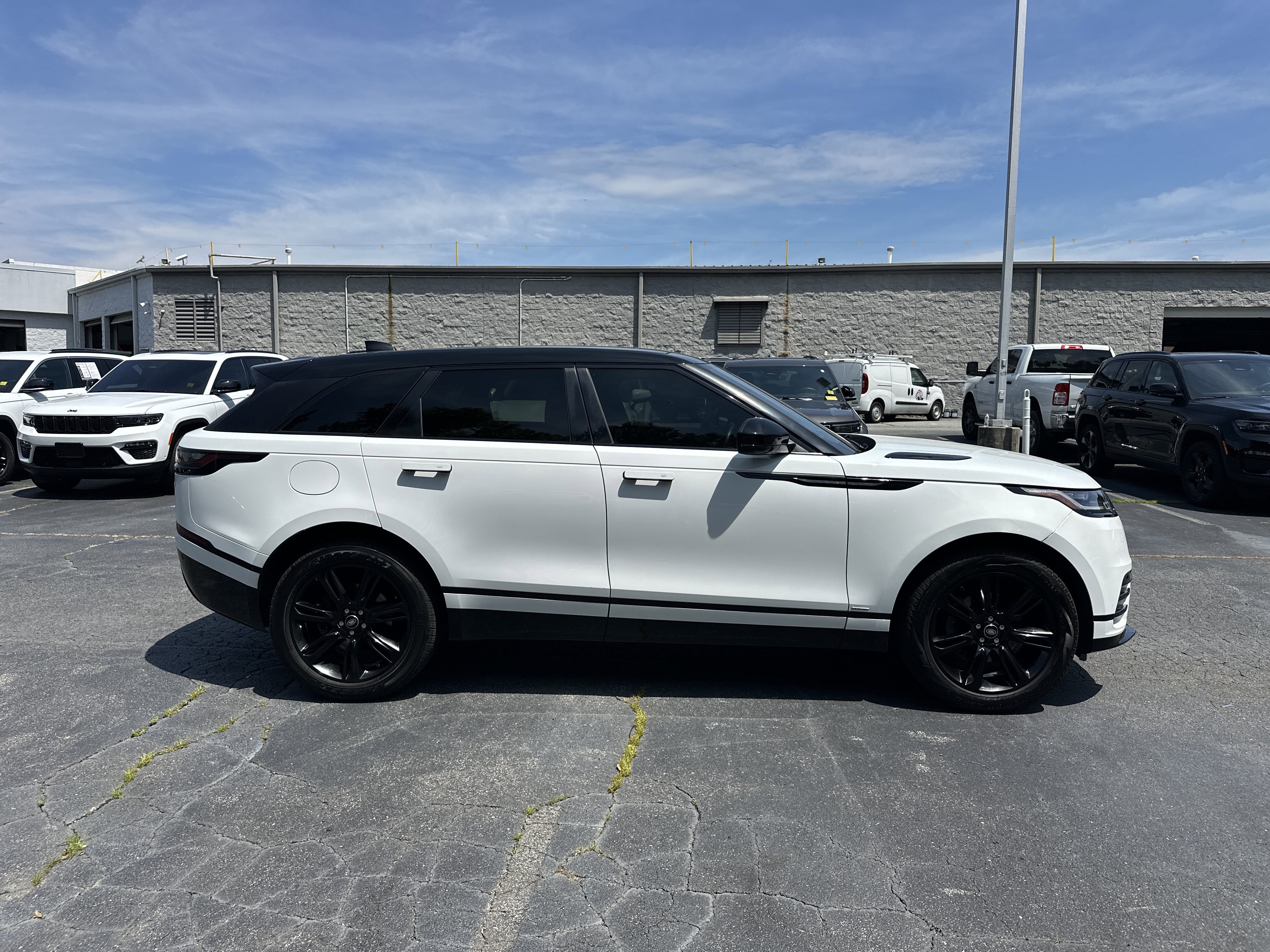 Used 2020 Land Rover Range Rover Velar R-Dynamic S AWD/4WD image 10