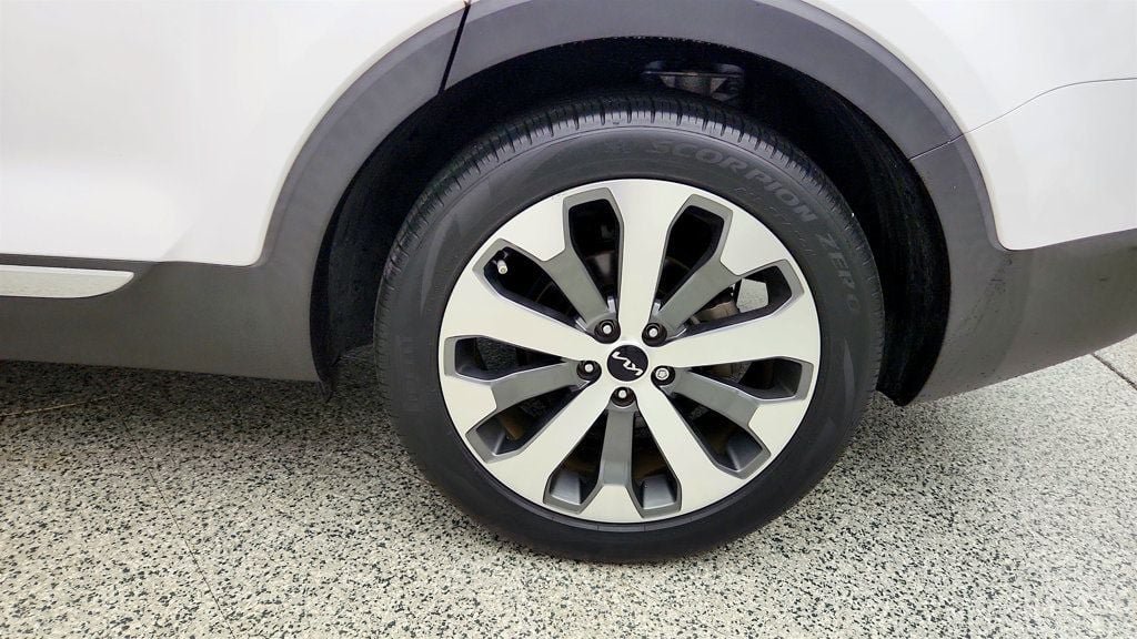 Used 2022 Kia Telluride EX w/ EX Premium Package FWD image 9