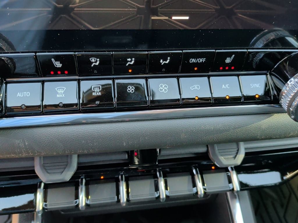 New 2026 GMC Canyon Elevation w/ Convenience Package image 27