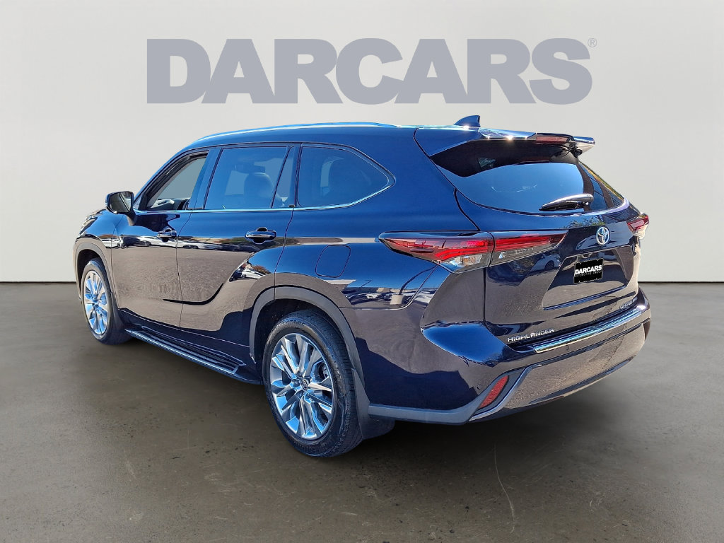 Used 2024 Toyota Highlander Limited AWD/4WD image 4