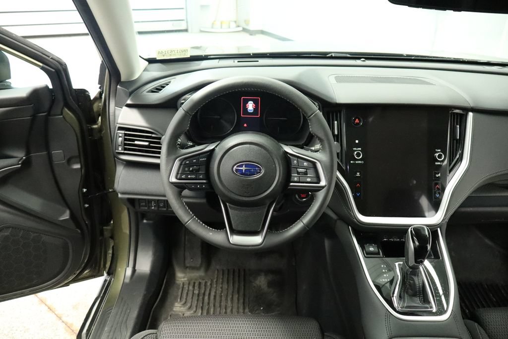 Used 2025 Subaru Outback Premium AWD/4WD image 30
