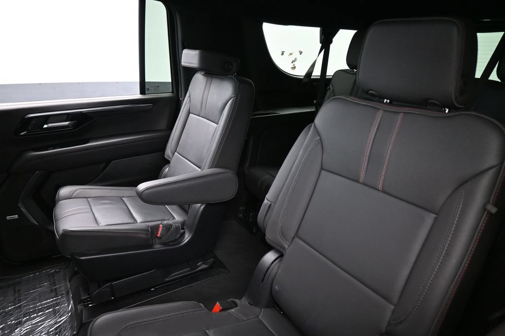 Used 2025 Chevrolet Suburban RST w/ Comfort Package RWD image 45