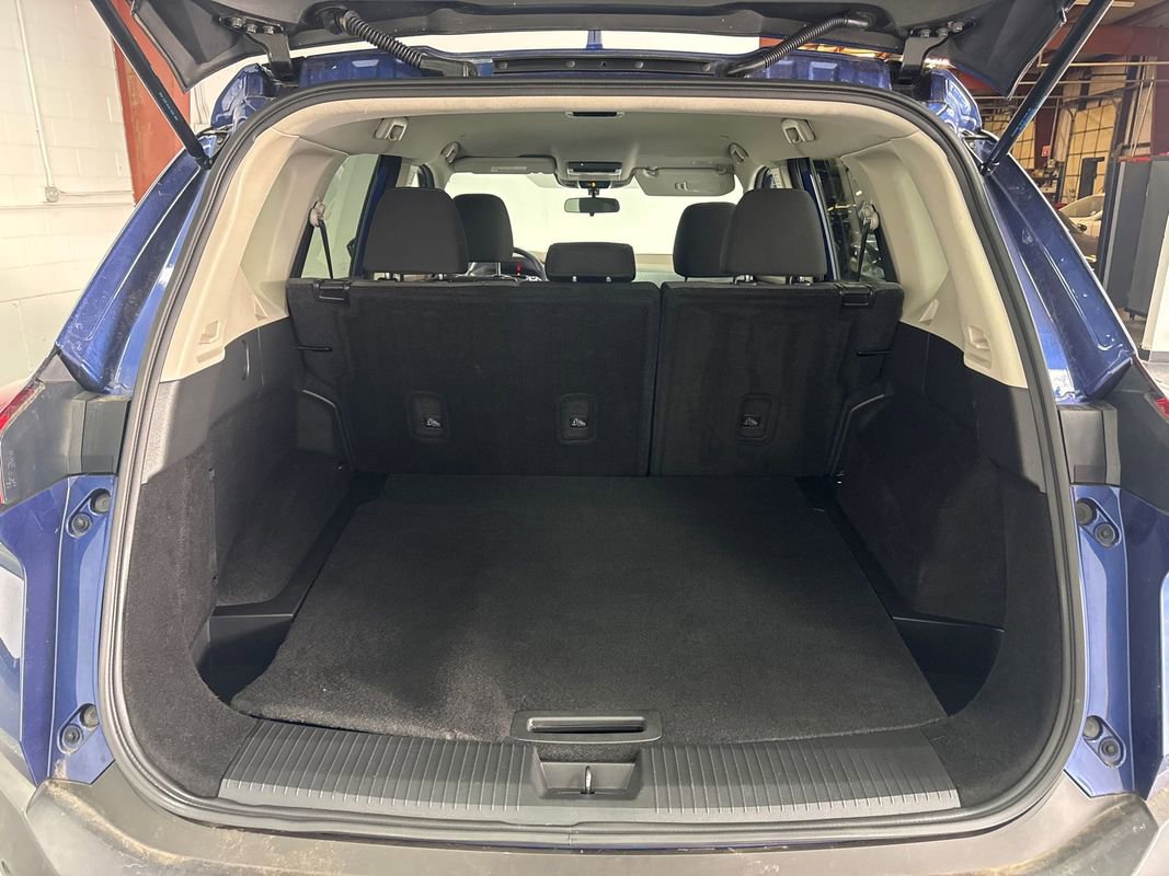 Used 2023 Nissan Rogue SV image 19