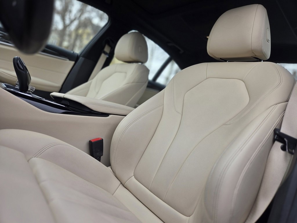 Used 2019 BMW 530i xDrive w/ Convenience Package image 19