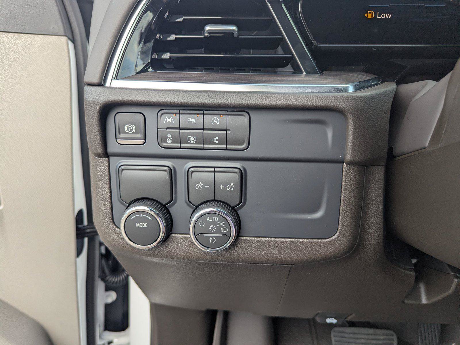 New 2026 Chevrolet Suburban LT w/ Comfort Package RWD image 27