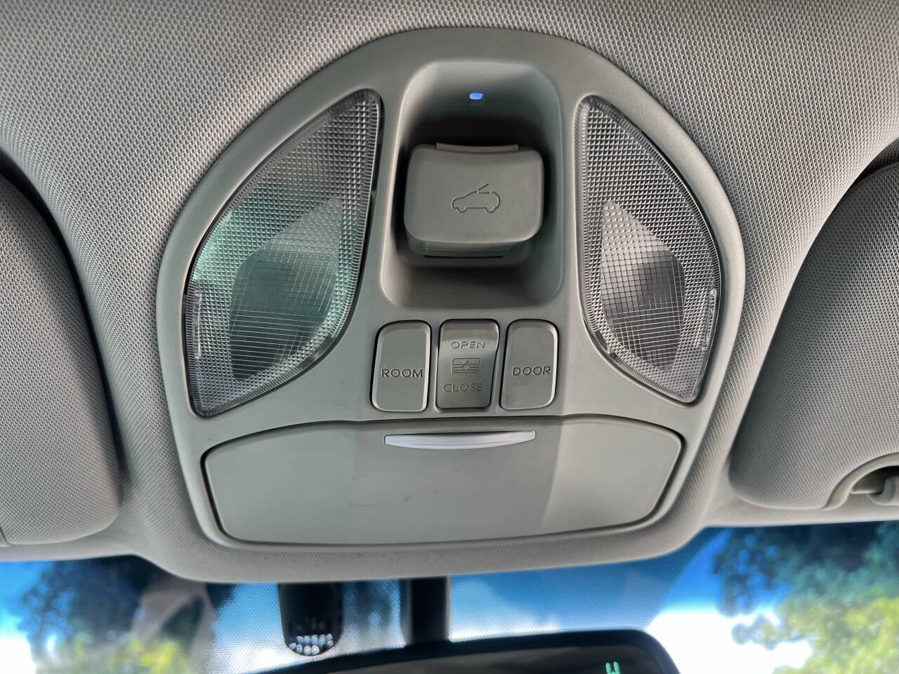 Used 2013 Hyundai Santa Fe Sport w/ Technology Pkg FWD image 23