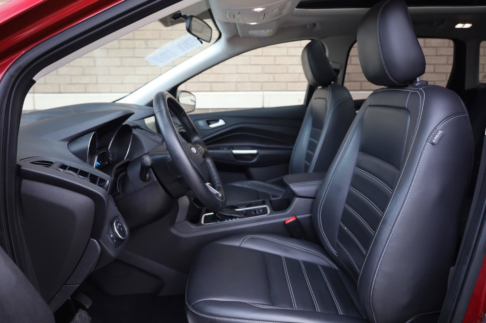 Used 2019 Ford Escape SEL AWD/4WD image 16