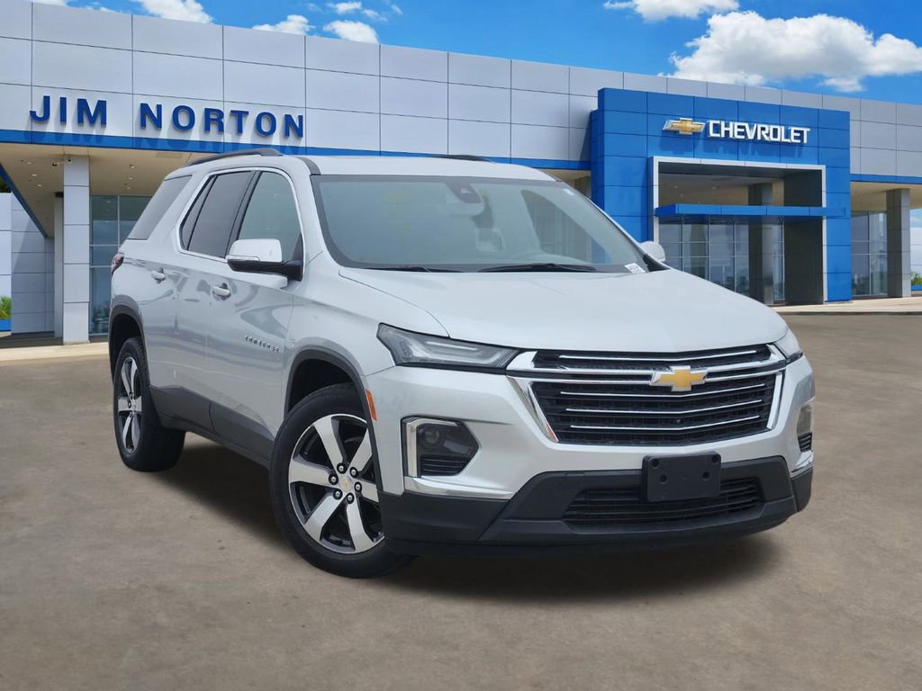Used 2022 Chevrolet Traverse LT w/ LT Premium Package