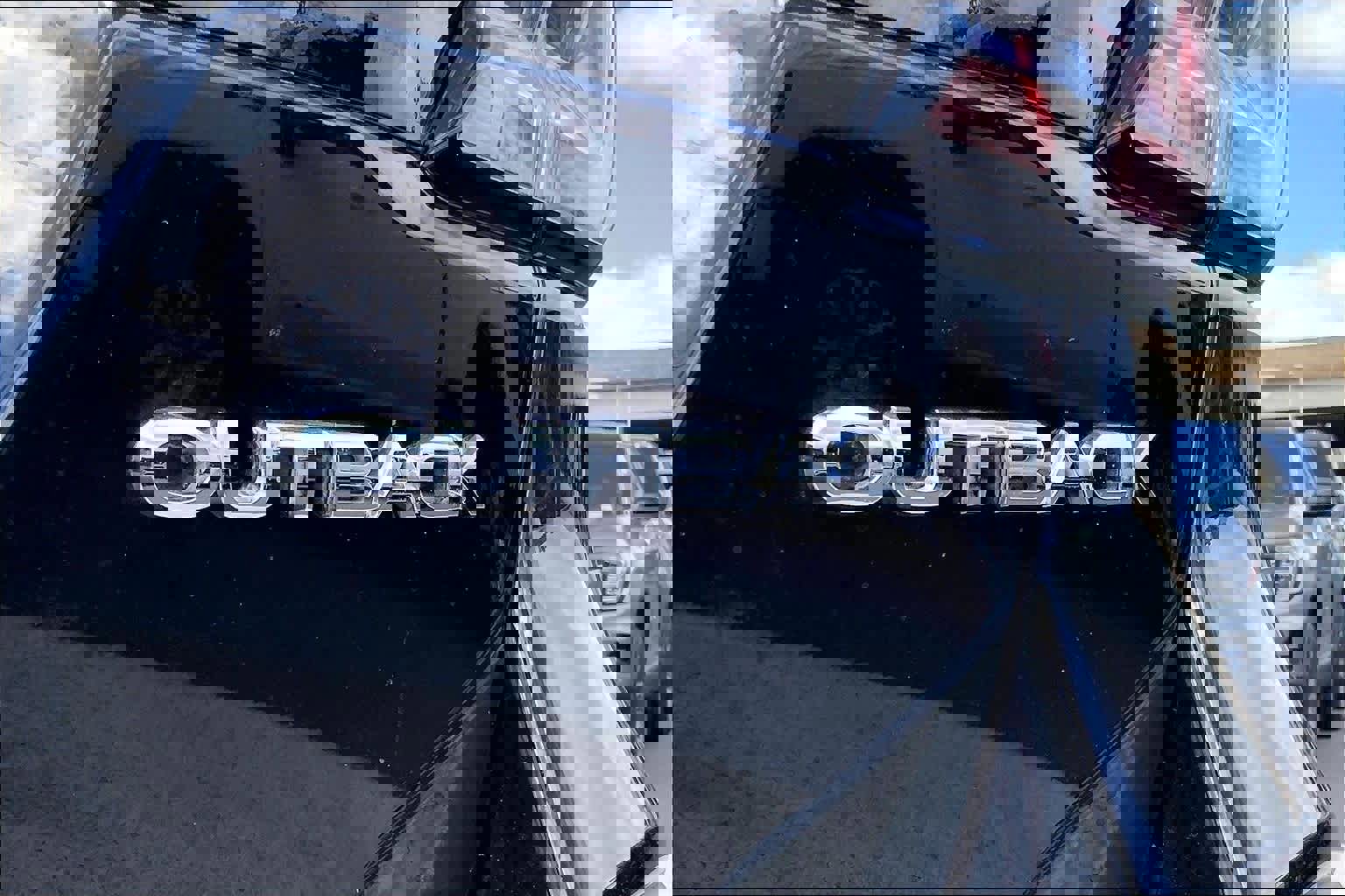 Used 2022 Subaru Outback Premium image 8