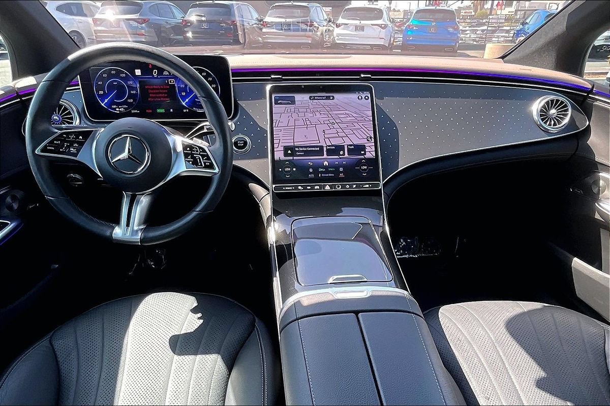 Used 2023 Mercedes-Benz EQE 500 4MATIC Sedan image 16