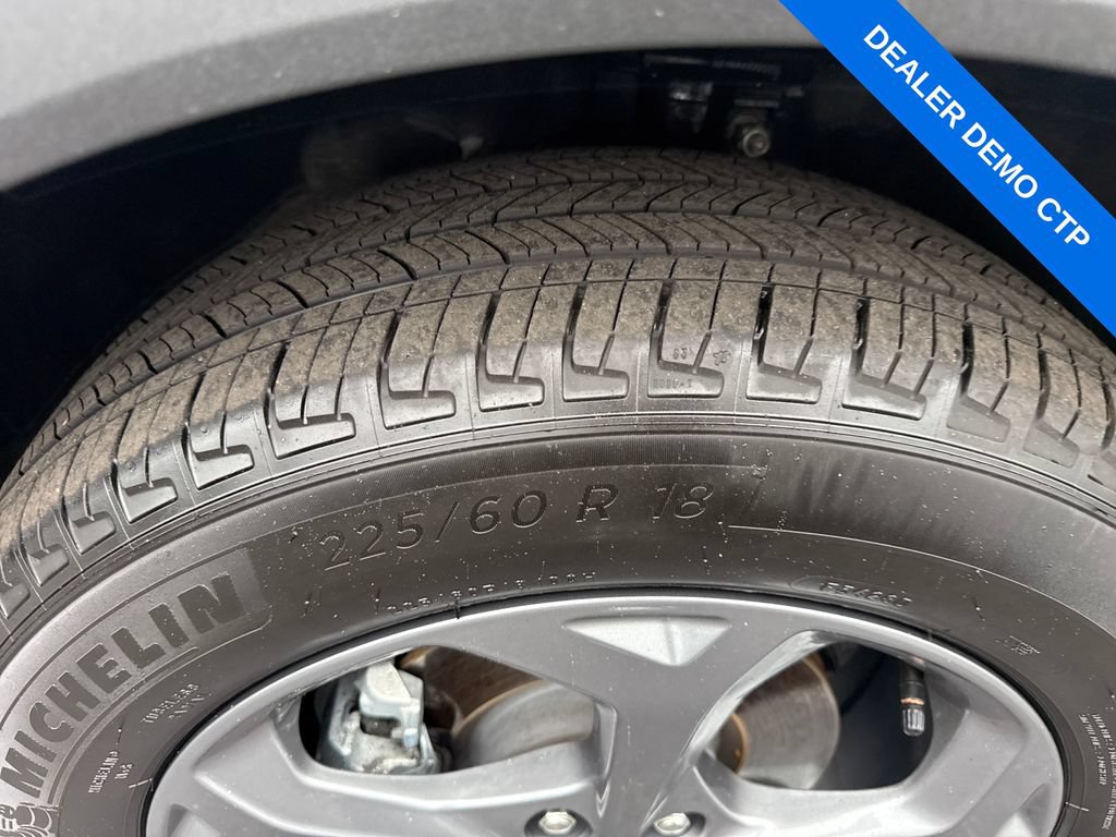 Used 2025 Ford Escape ST-Line Select AWD/4WD image 17