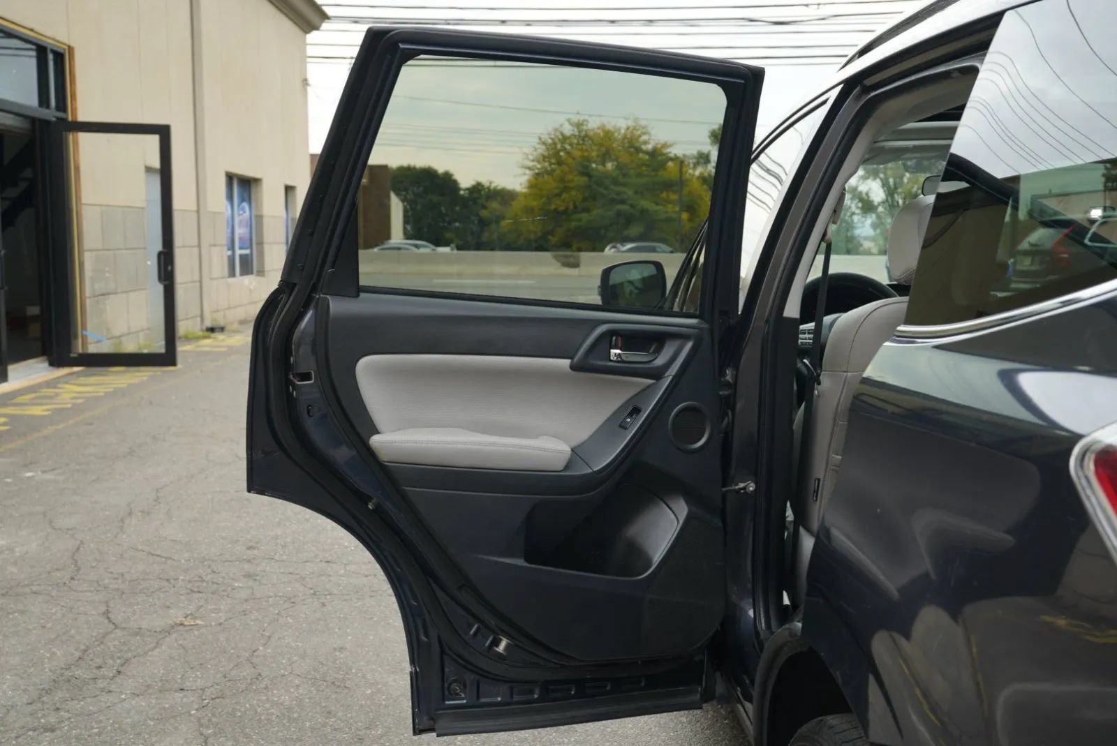 Used 2014 Subaru Forester 2.5i Touring w/ Protection Package #2 AWD/4WD image 25
