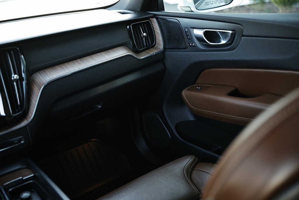 Used 2021 Volvo XC60 T5 Inscription w/ Protection Package Premier image 31