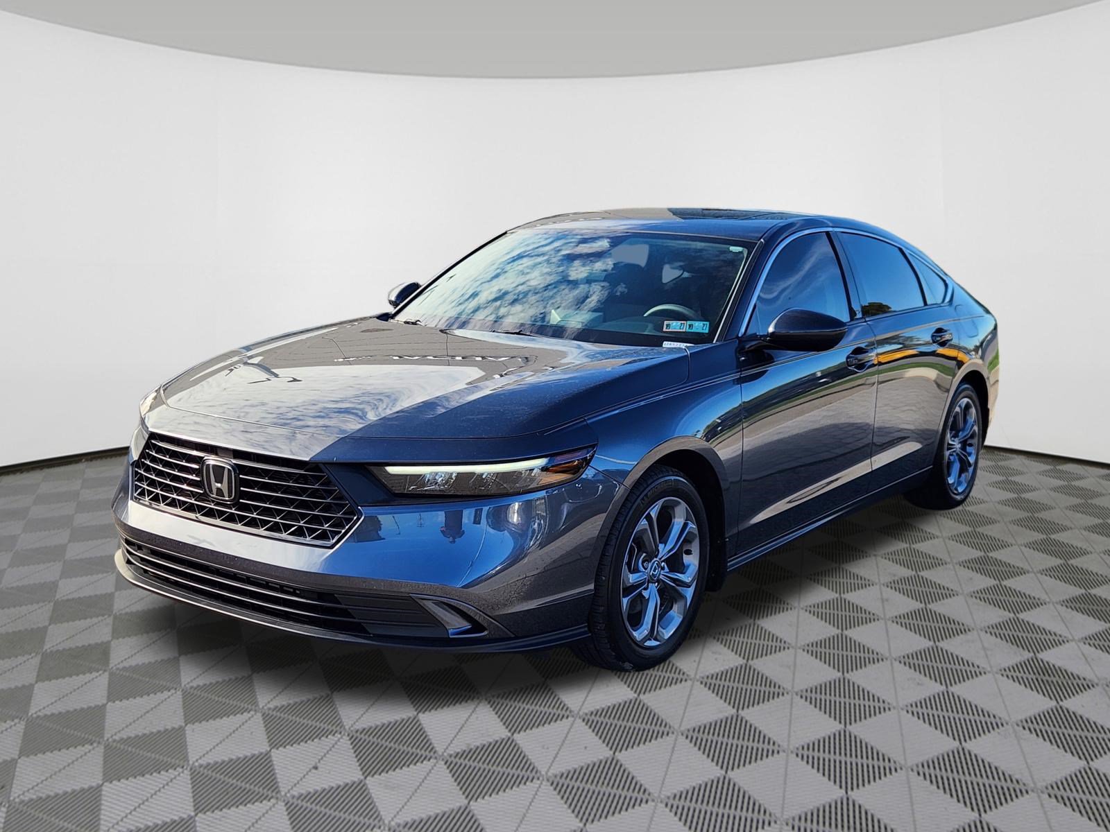 Used 2024 Honda Accord EX image 2