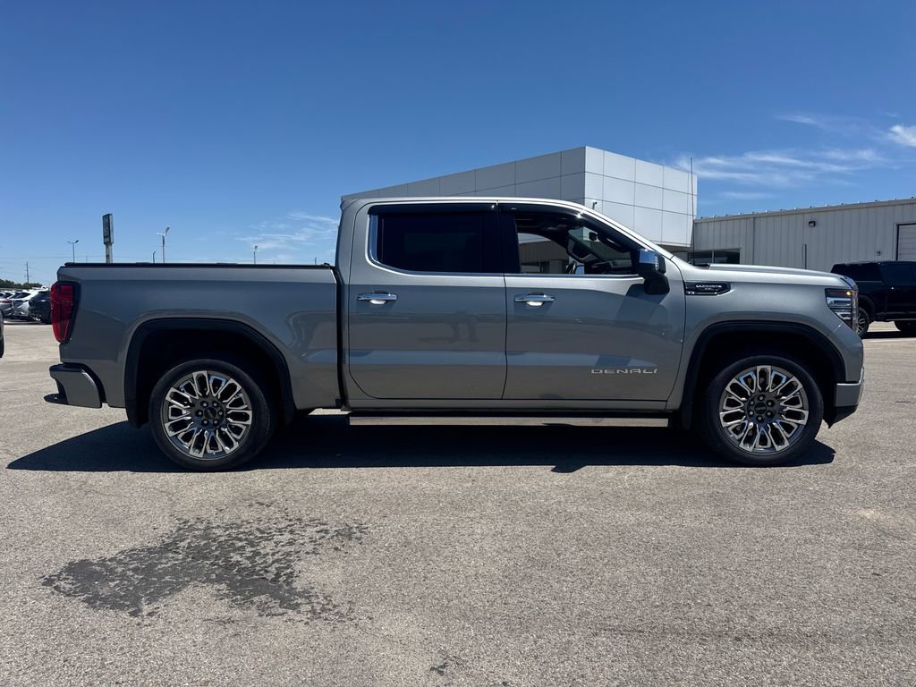 Used 2023 GMC Sierra 1500 Denali Ultimate AWD/4WD image 7