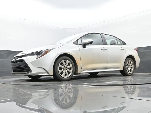Used 2025 Toyota Corolla LE FWD image 12
