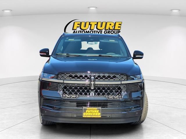 New 2026 Lincoln Navigator L Reserve w/ Jet Appearance Package AWD/4WD image 3