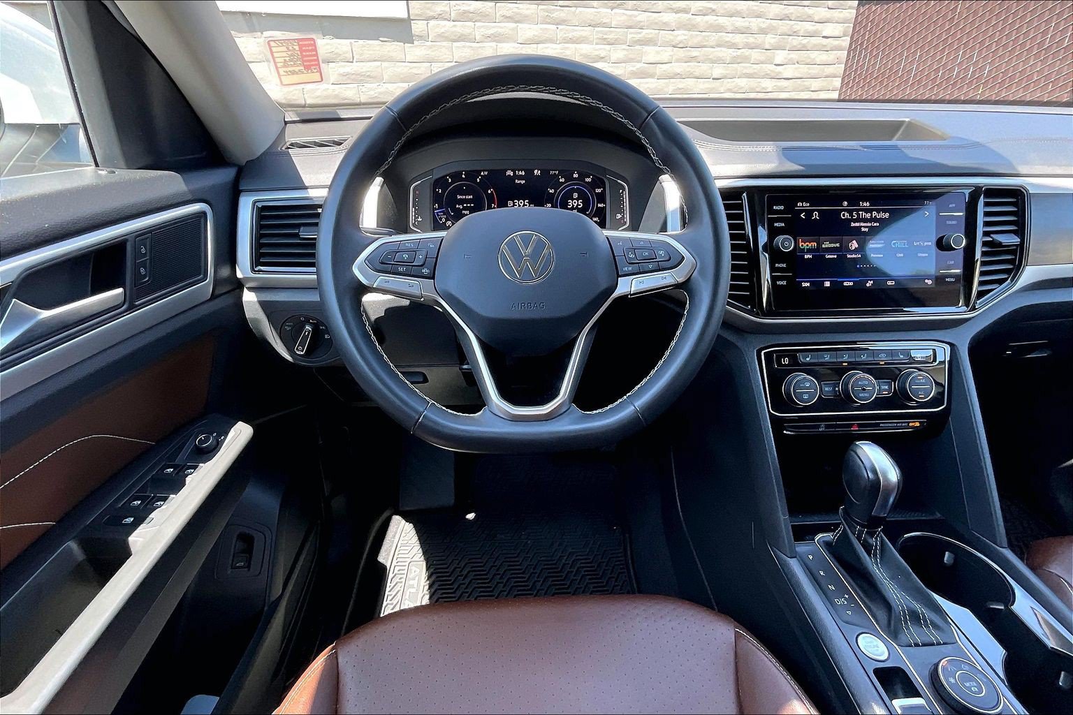 Certified 2023 Volkswagen Atlas SE AWD/4WD image 4