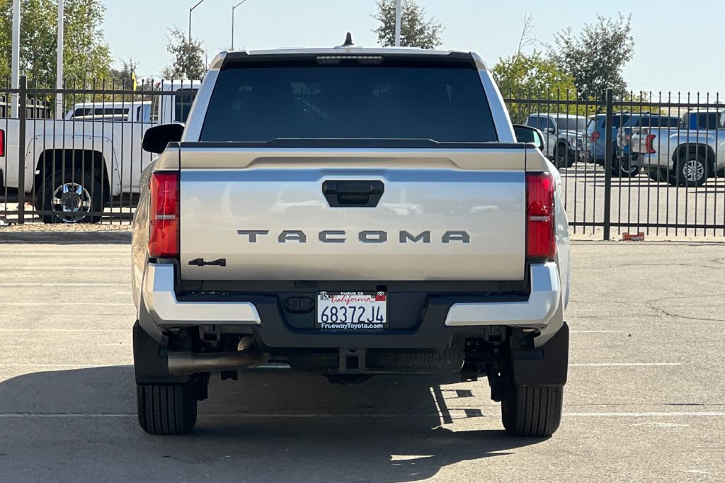 Certified 2025 Toyota Tacoma SR5 AWD/4WD image 6