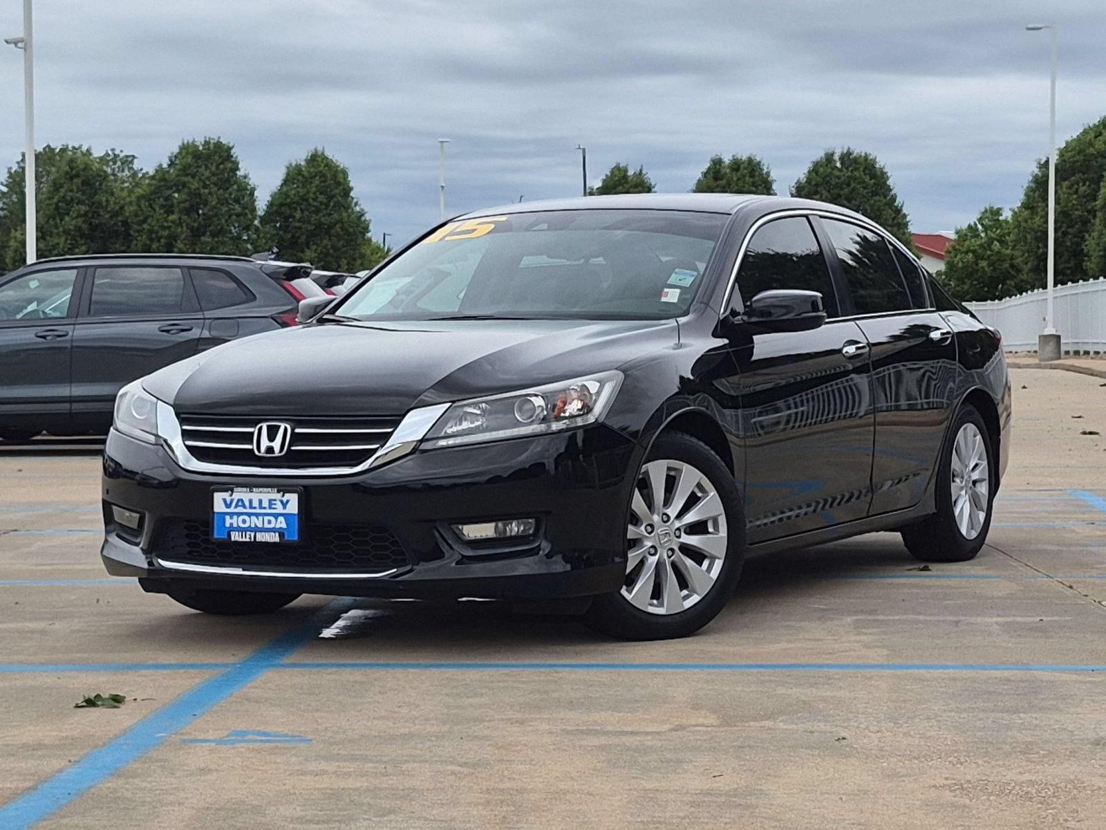 Used 2015 Honda Accord EX-L image 2