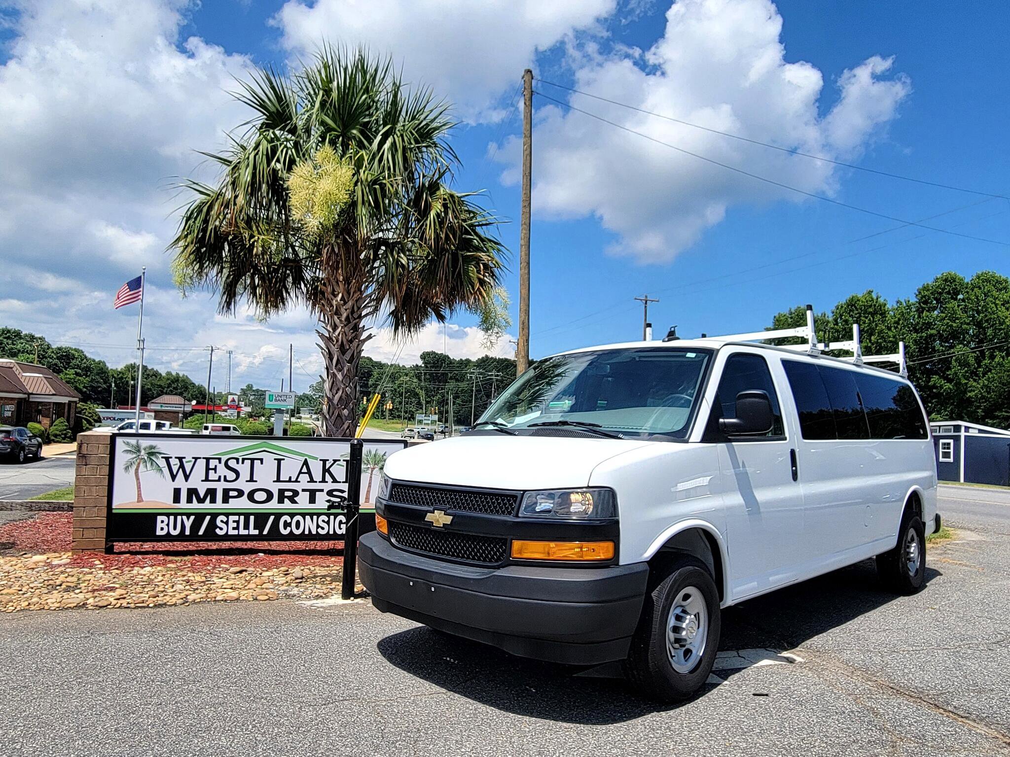 Used 2023 Chevrolet Express 3500 LS image 1