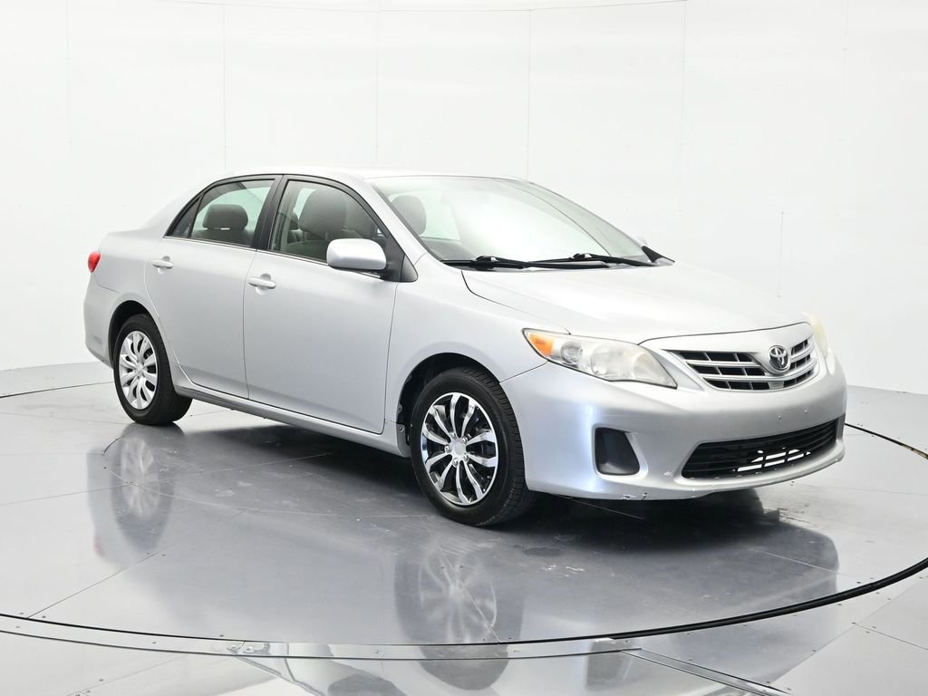 Used 2013 Toyota Corolla LE FWD image 3