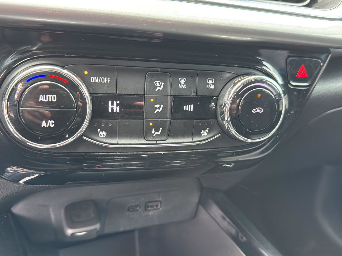 Certified 2025 Chevrolet Trax LT w/ Driver Confidence Package image 26