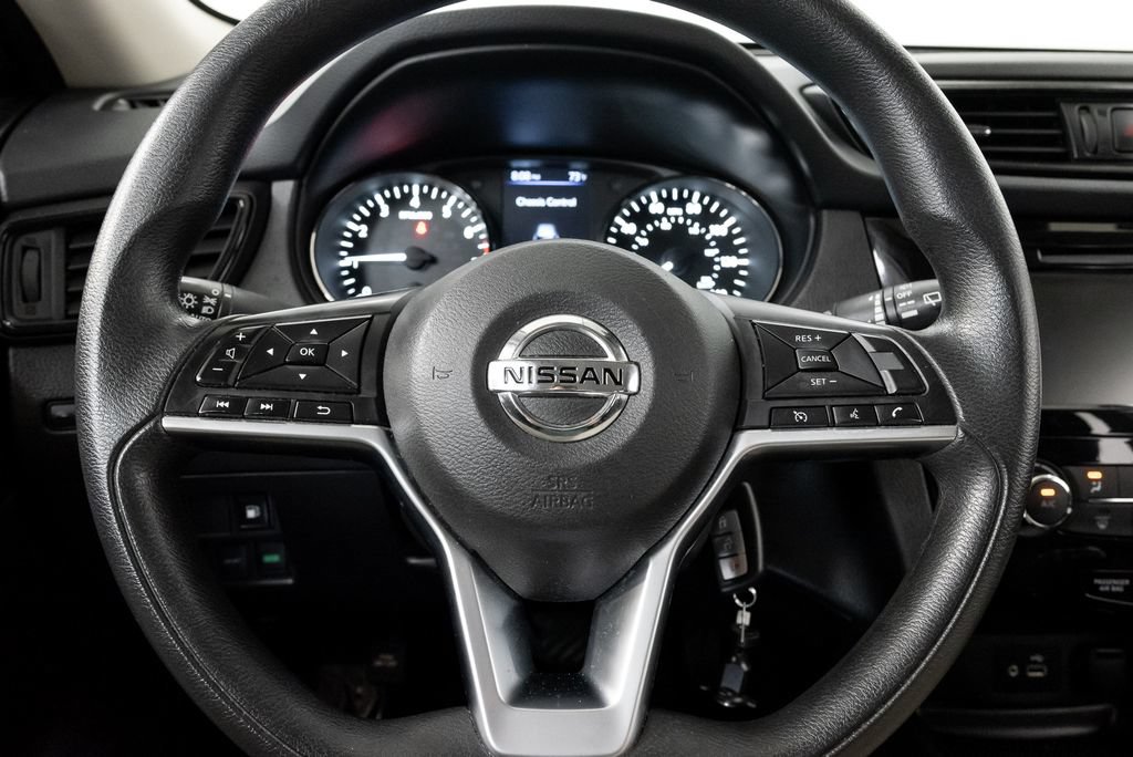 Used 2020 Nissan Rogue S FWD image 12