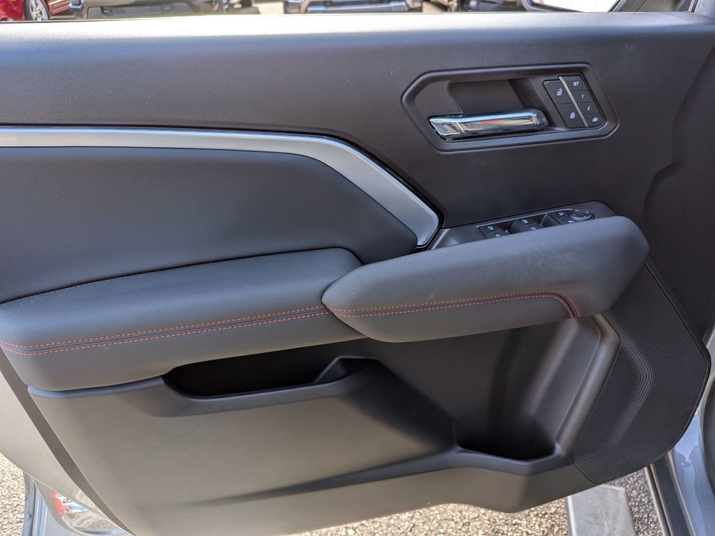 Used 2023 Chevrolet Colorado Z71 w/ Z71 Convenience Package 2 image 11