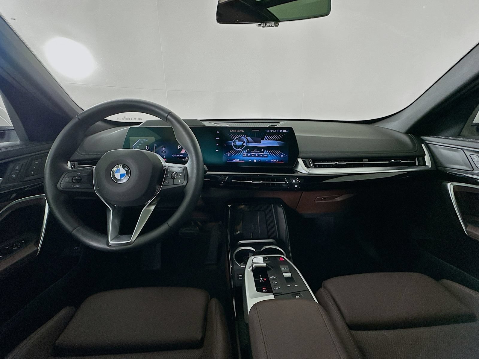 Used 2025 BMW X1 xDrive28i AWD/4WD image 14