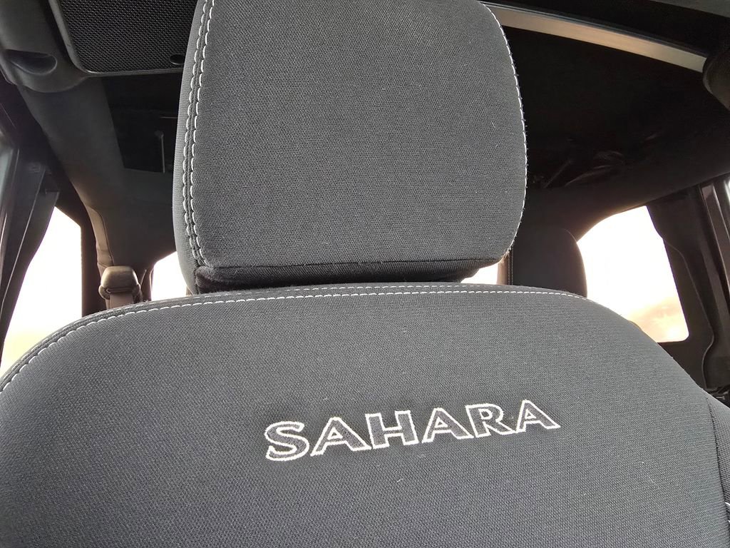 Used 2017 Jeep Wrangler Unlimited Sahara w/ Connectivity Group image 4