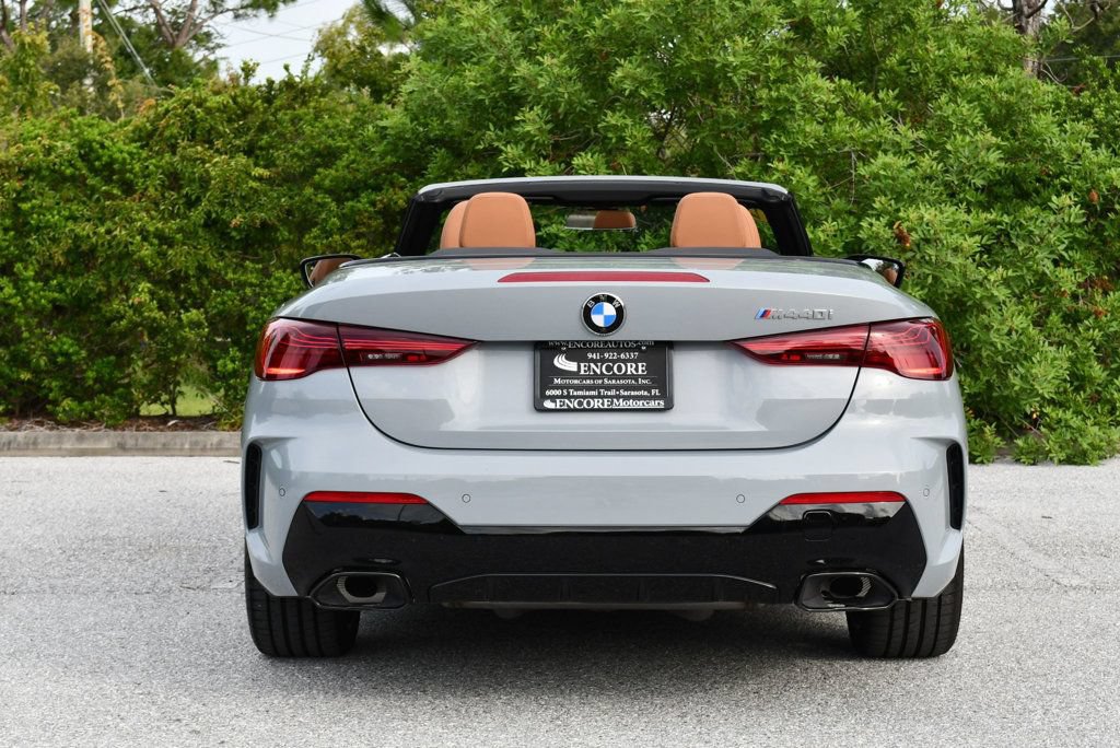 Used 2026 BMW M440i Convertible w/ Premium Package RWD image 5