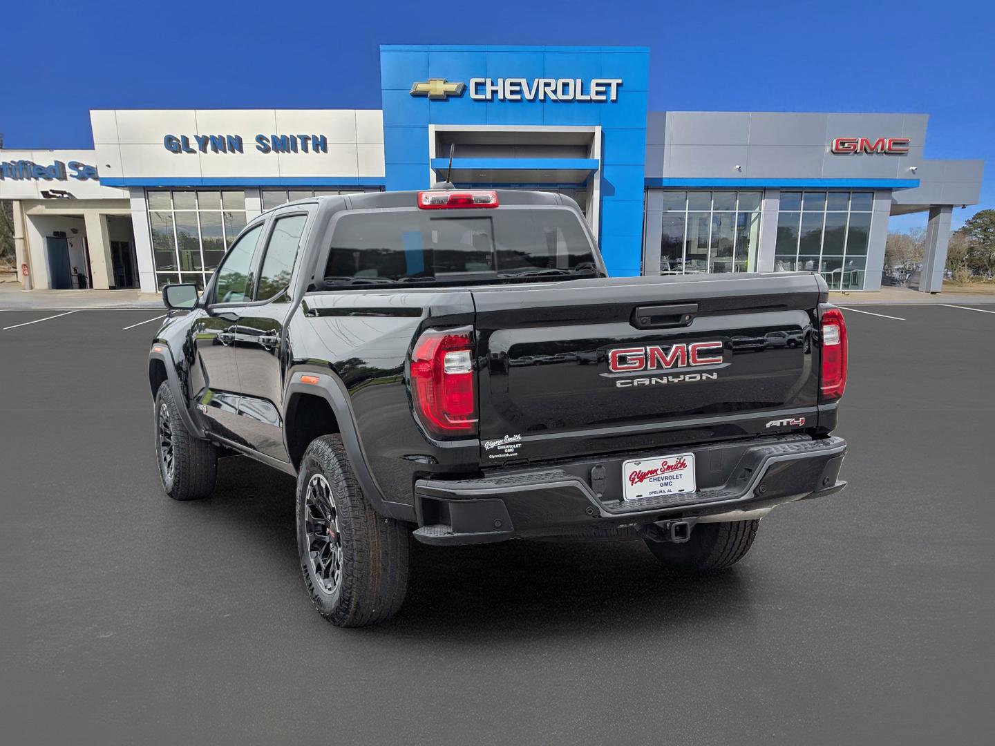 New 2026 GMC Canyon AT4 w/ Off-Road Front Bumper Package image 12